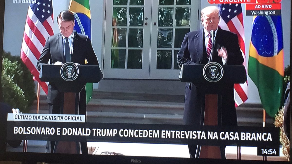 SamuDoTarolCRVG's tweet image. Que momento meus amigos, que momento!!!! #BolsonaroOrgulhodoBrasil @jairbolsonaro @realDonaldTrump #GoBrazil #VamosEUA