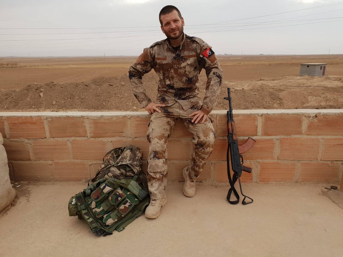 anf_espanol's tweet photo. #Declaracion ✌️| Las #YPG emiten declaración por combatiente italiano martirizado #TekoserPiling https://t.co/EBFVFDOzR5 https://t.co/2kbqKsi58t