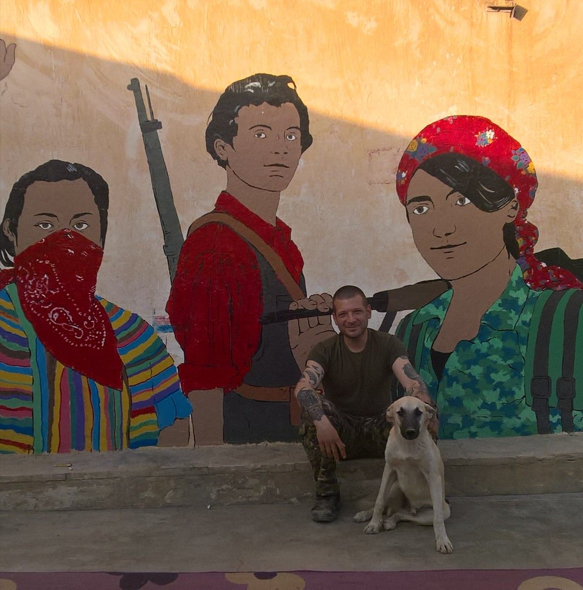anf_espanol's tweet photo. #Declaracion ✌️| Las #YPG emiten declaración por combatiente italiano martirizado #TekoserPiling https://t.co/EBFVFDOzR5 https://t.co/2kbqKsi58t