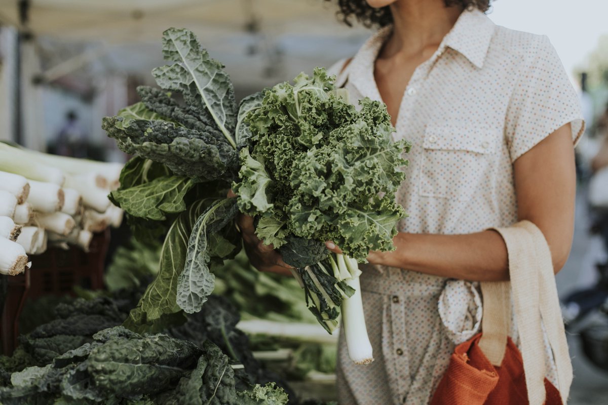 ColumbiaCareIL's tweet photo. Spring has sprung! The best way you can celebrate is to go out and enjoy what's fresh this season. Hint: A trip to the farmers market is a good place to start.  
#columbiacare
#columbiacareillinois https://t.co/OF3ZwIhrJY