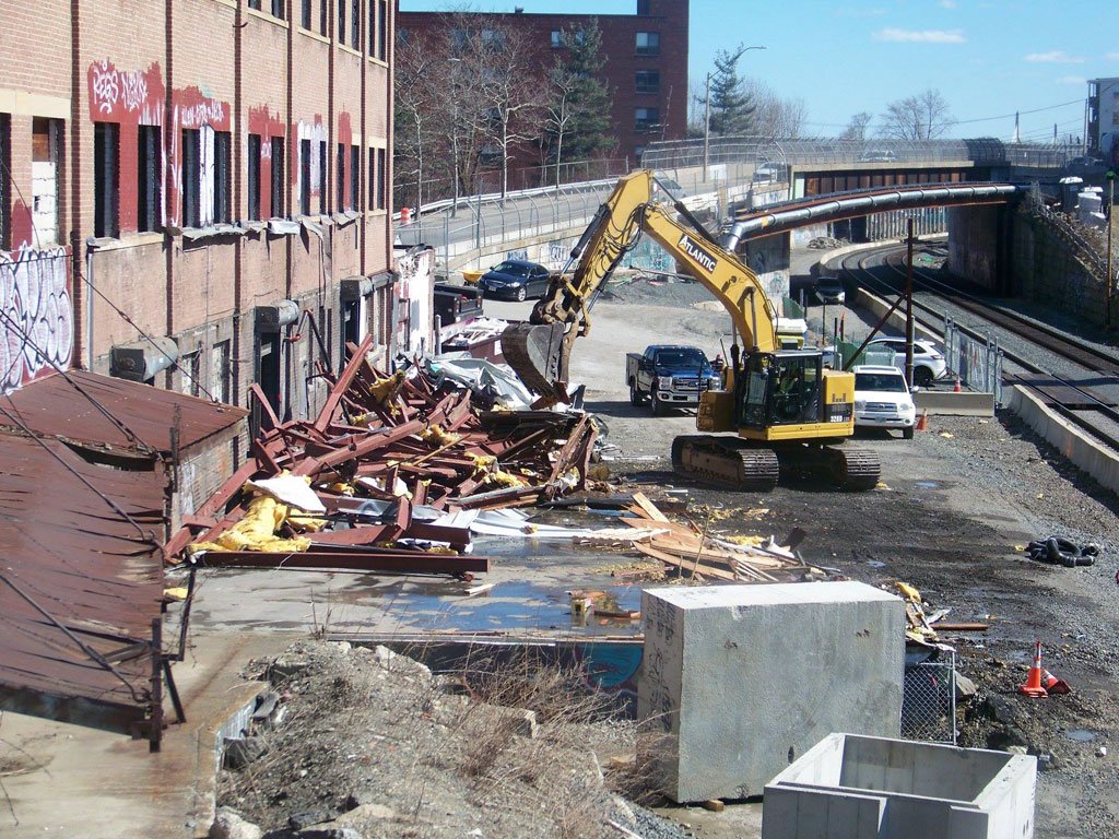 CambridgeDay's tweet photo. “Deplorable.” “Horrendous.” “Outrageous.” Anger grows over design of green line stations that limit access and add distance for disabled. See https://t.co/xbzcgo3WV5. (Photo: MBTA #GLX via Facebook) #CambMA #EastCamb #Somerville #UnionSQ #GilmanSQ #EastSom https://t.co/0aA6oG58hE