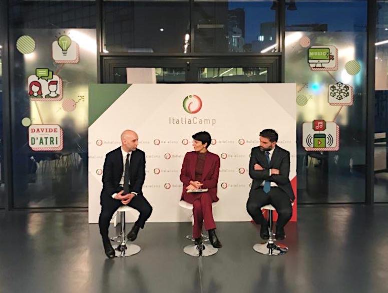Italiacamp's tweet photo. .@davidedatri , CEO di @soundreef, introdotto da @ScarpelloSerena per #InnovareCon: “la contaminazione è il sale dell’innovazione: senza differenze non si creano i cortocircuiti adatti alle trasformazioni” 🥇✨
Potete seguire l’evento in diretta qui 👉🏻 https://t.co/dl9jN9fBK3 https://t.co/VFdw2Nmxxl