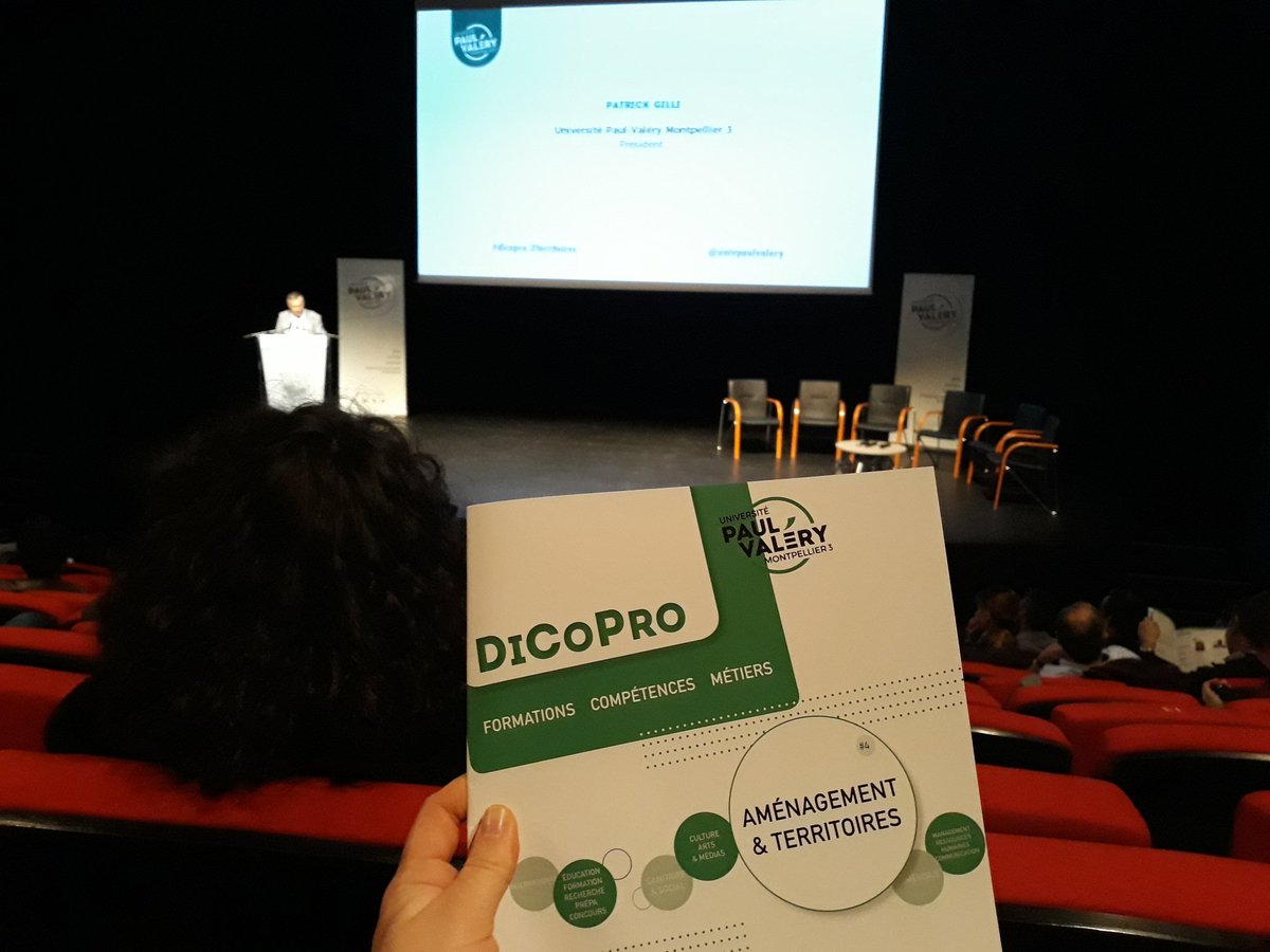 So_legrand_phie's tweet photo. Présente à l'@univpaulvalery pour l'inauguration du 4ème #DicoPro.

Consacré à l'aménagement et aux territoires, il est destiné à permettre une meilleure #orientation des lycéens et des étudiants.

@Fede_AGEM #Montpellier 

@leglobegeo @asso_histoires @AssoAcanthe https://t.co/oXyJw3cvqb