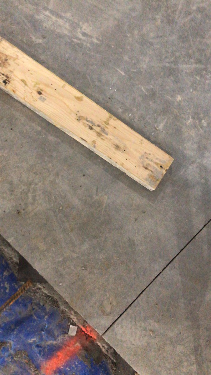 yeahright44's tweet photo. Fuckin thing just told me to break up with my girlfriend https://t.co/310600O52r