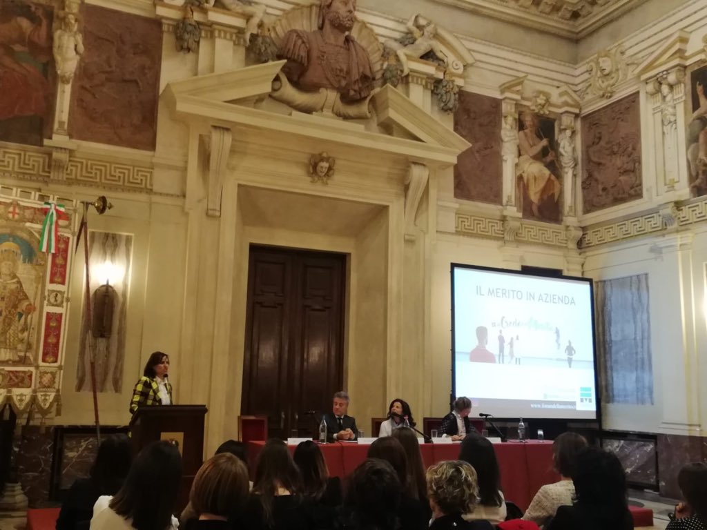 ValoreD's tweet photo. #meritotalento2019 “Meritocrazia è legata sì alla competitività delle aziende ma anche un tema sociale, proprio come la parità di genere” @MCOriglia https://t.co/eqb0QxRQro