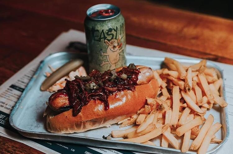 FIREPITSouthP's tweet photo. Like the look of our Dogs?🌭Well tonight in FirePit you can choose between any 1 of our mouthwatering HotDogs for just £6 🤤Whilst enjoying this offer why not treat yourself to 2-4-1 Retro Cocktails 🍹We make Tuesdays better in The Pit 🔥🔥🔥#FireItUp #hotdawg #pitters #drinks https://t.co/pnzYeNieKW