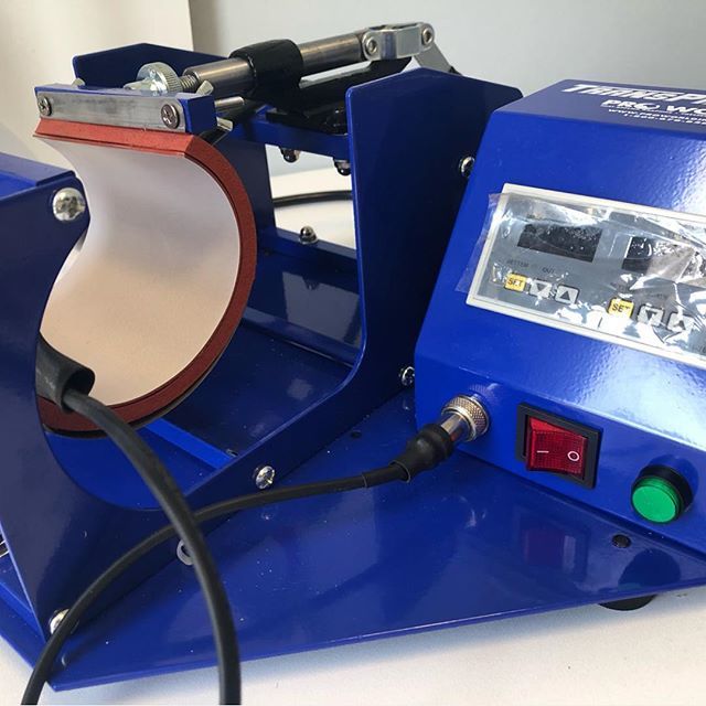 proworldinc's tweet image. Quick, grab your silicone cover. Spring sports season is here! ❤️⚾️🥎🥍 Expand your product offerings by personalizing a canteen! #sportsproducts #customize #customgoods #personalizedgifts #diy #makestuff ift.tt/2UKoJto