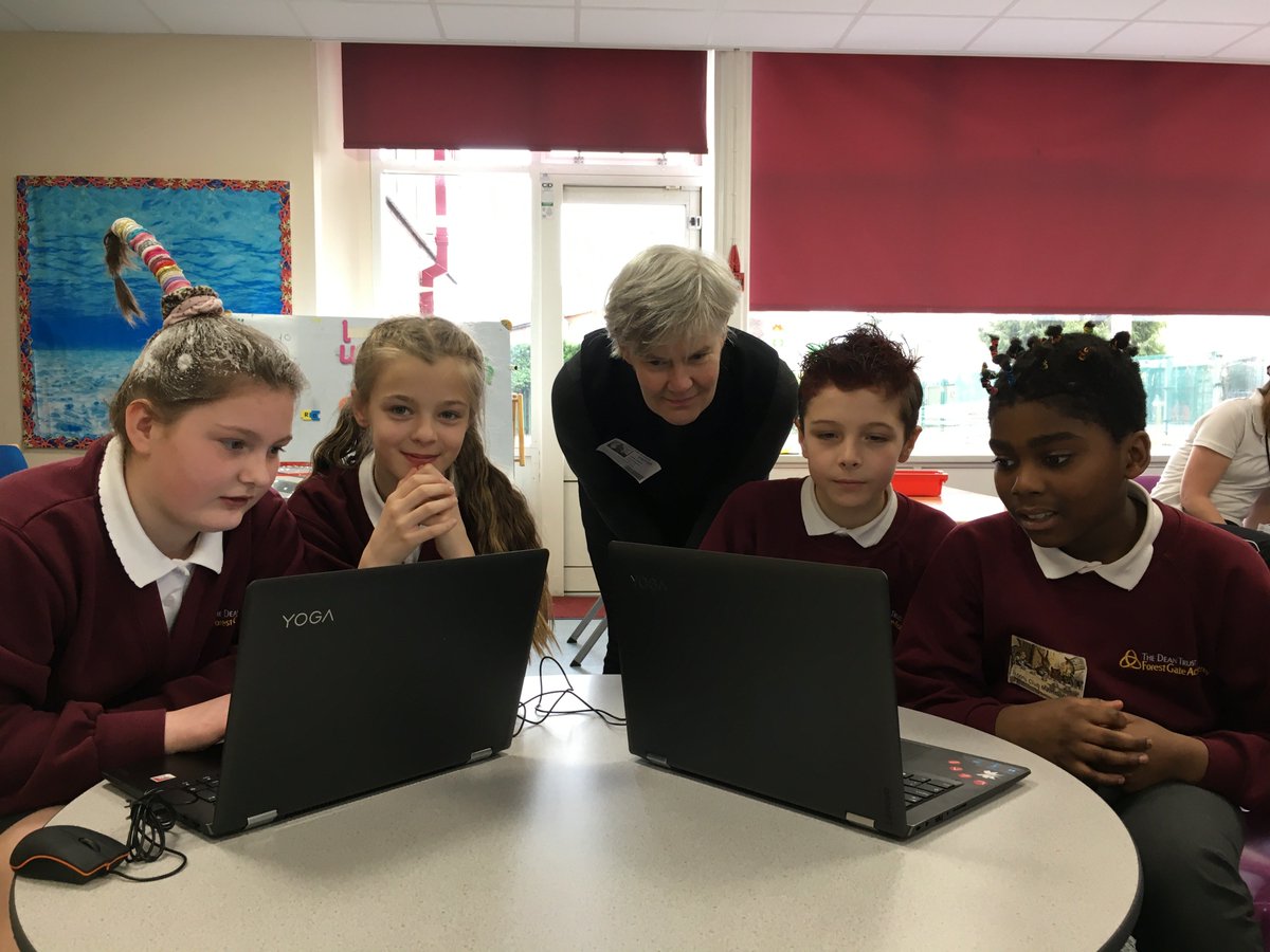 CompXplorersUK's tweet image. We would like to thank @kategreensu for attending the  #ProgrammingForPrimaries workshop at Forest Gate Primary. STEM subjects are so important to our  Children&apos;s future development and it was brilliant to get your support!  @ScienceWeekUK @BritSciAssoc #BSW19 #programming