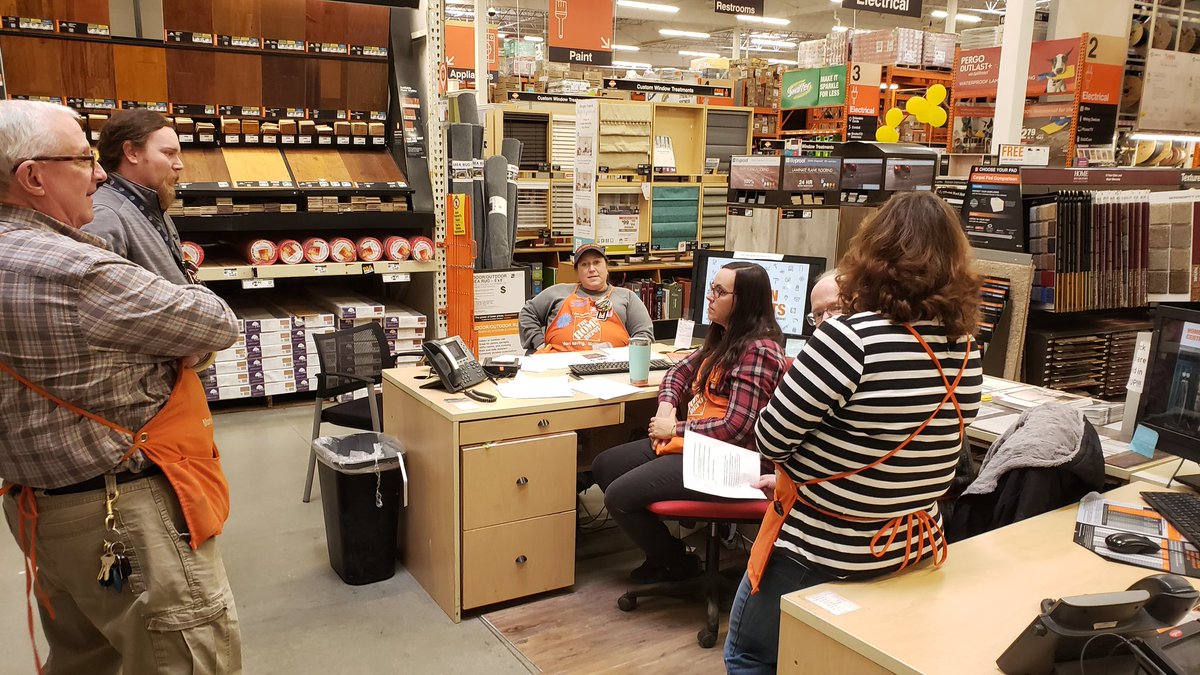 Outstandung Specialty Tuesday with Jay, our installer from Sash and Door. Thank you for your support Jay.<a href="/artie82vols/">Artie Allen</a> @PHTHD <a href="/DouthitChris/">Chris Douthit</a> <a href="/BobbyBoaenTHD/">Bobby Boaen</a> <a href="/ValerieTHD/">Valerie</a>
