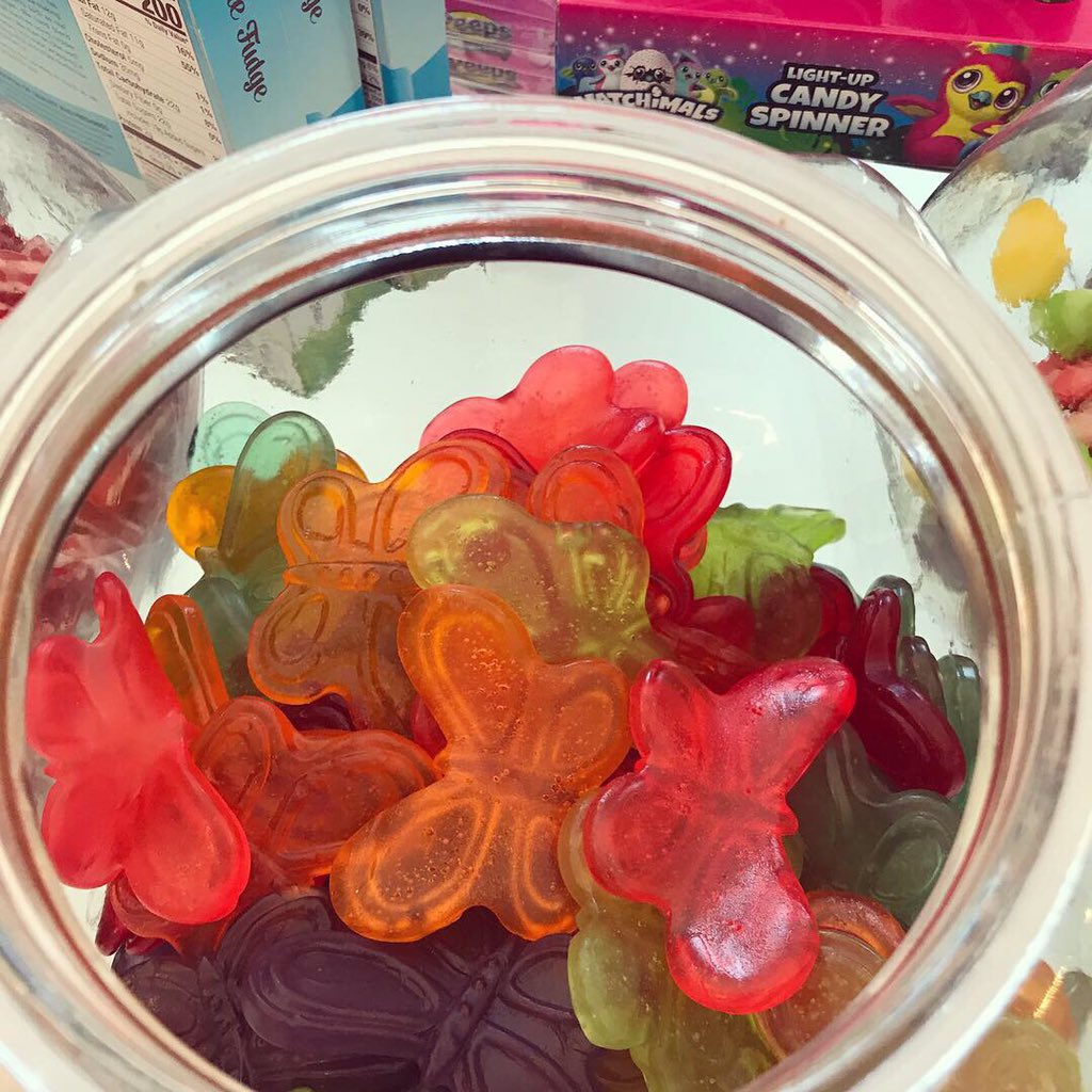 urbansugarcandy's tweet photo. Yummy Gummi Butterflies for your Spring Fling Parties! #butterfly #spring #springcandy https://t.co/6ofc2iOuUa