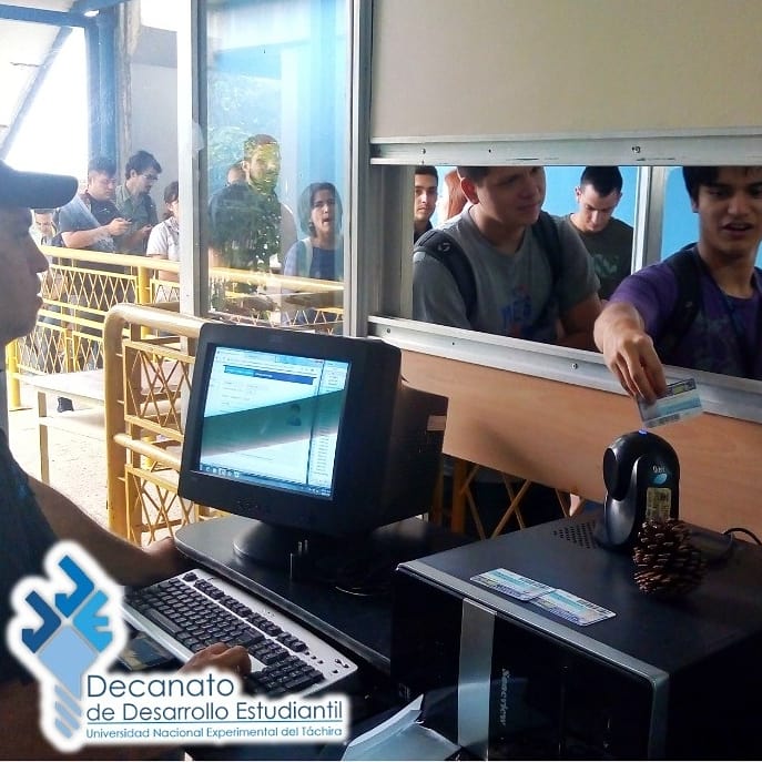 DecanatoUNET's tweet photo. Hoy desde nuestra UNET, logramos reanudar el servicio de Comedor Estudiantil, gracias al apoyo de nuestros productores ferieros del Táchira, quiénes nos están brindando el apoyo con verduras y hortalizas, que hoy consumen nuestros UNETENSES #unet #unive #táchira #uni #Venezuela https://t.co/j9ezJ52c1l