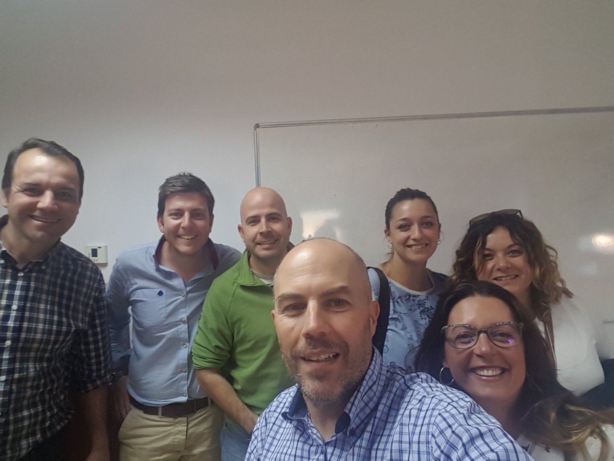 ilaboral's tweet photo. Terminamos la última sesion de nuestro curso #VenderMásyMejor. Ha sido un placer tener a @marloplast @Embutidos_Reina #Transgaifa #CasaPalacios y #LácteasDomínguez asociados de @FEICASE Gracias una vez más por vuestra confianza  #formación #ventas https://t.co/jwyHXUIzIF https://t.co/Axf1BsUK0X