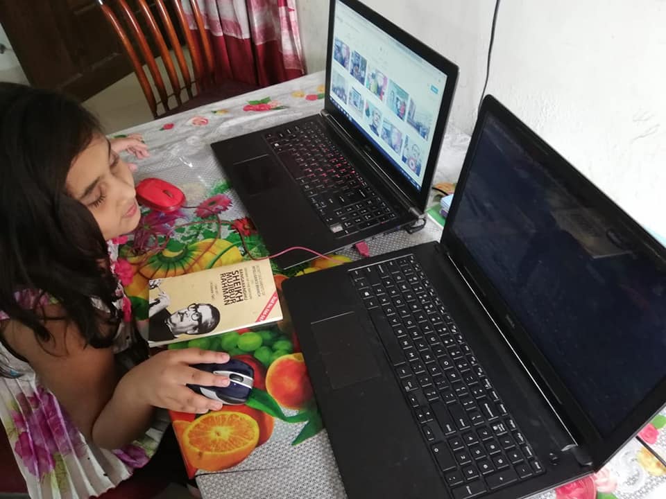 konok1975's tweet photo. #_Amazing #Cyber #girl @raisharahman201 #The #World's #Youngest #Computer #Programmer https://t.co/xIy8HEg2tm