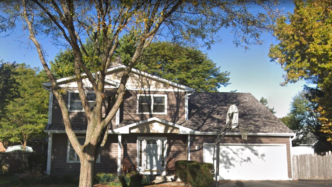 naper_roofing's tweet photo. Completed Project in Naperville; here we installed shingles, siding, gutters, and gutter guard 
*
#adeptconstruction #theroofingspecialists #roofing #siding #gutters #certainteed #landmark #monogram #cedarimpressions #shurflo #naperville #illinois https://t.co/FGByEOK5r4