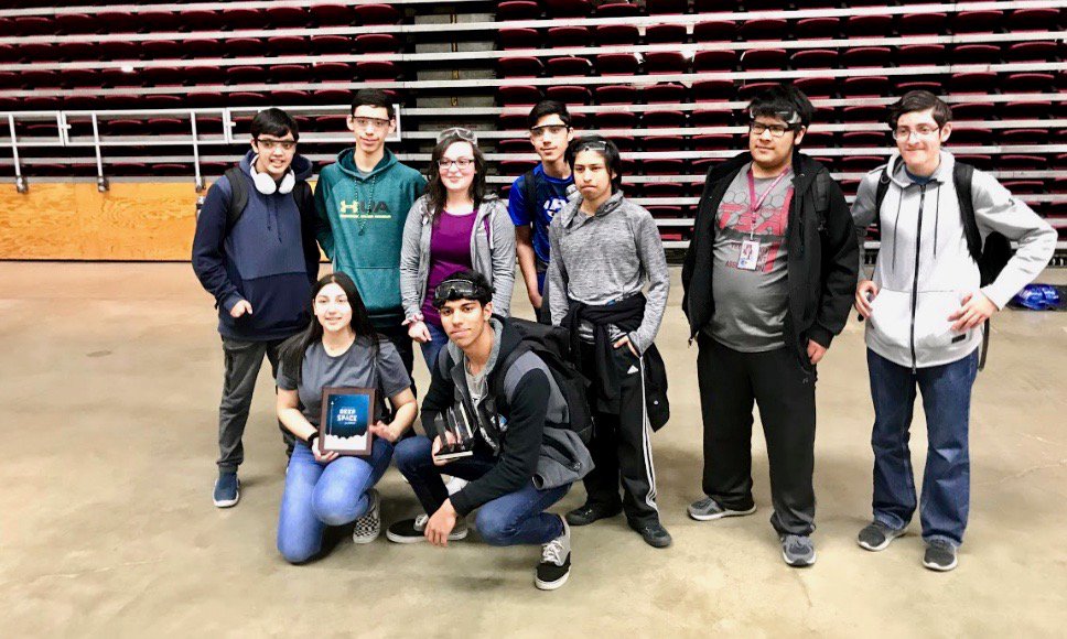 THEGSD200's tweet photo. Congratulations to our robotics team! The Grandview High School robotics team was awarded the Rookie Team Award this past weekend during a robotics tournament held at the @YakimaSunDome. #GSDProud https://t.co/Uf6akBmKoC