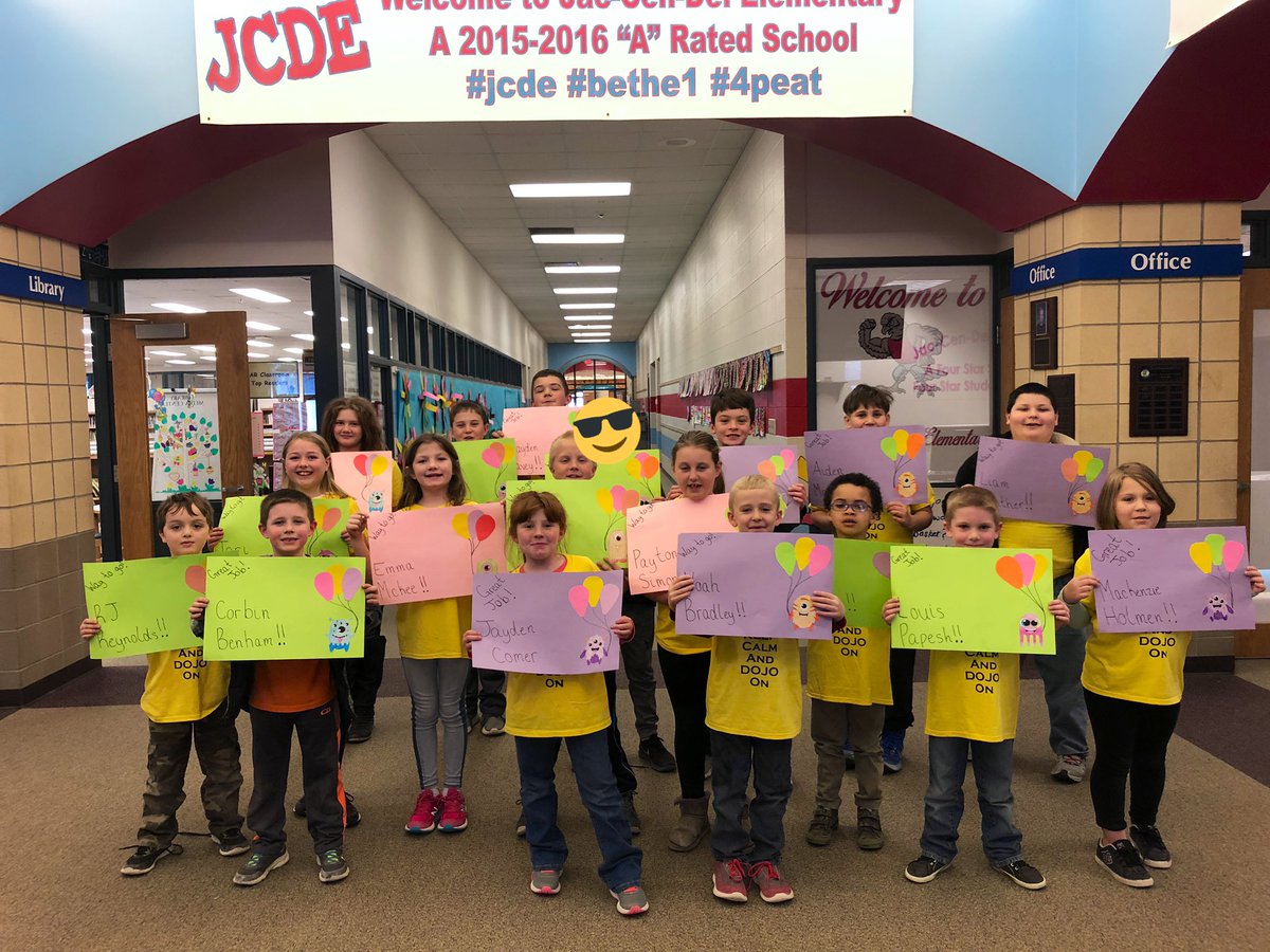 JCDMrsBudd's tweet photo. Congratulations to @JCDElementary  DOJO Dinner Winners! They enjoyed a special dinner compliments if Trackside pizza for showing good character and making responsible choices this 9 weeks! #jcde https://t.co/y2mNKmOKNM