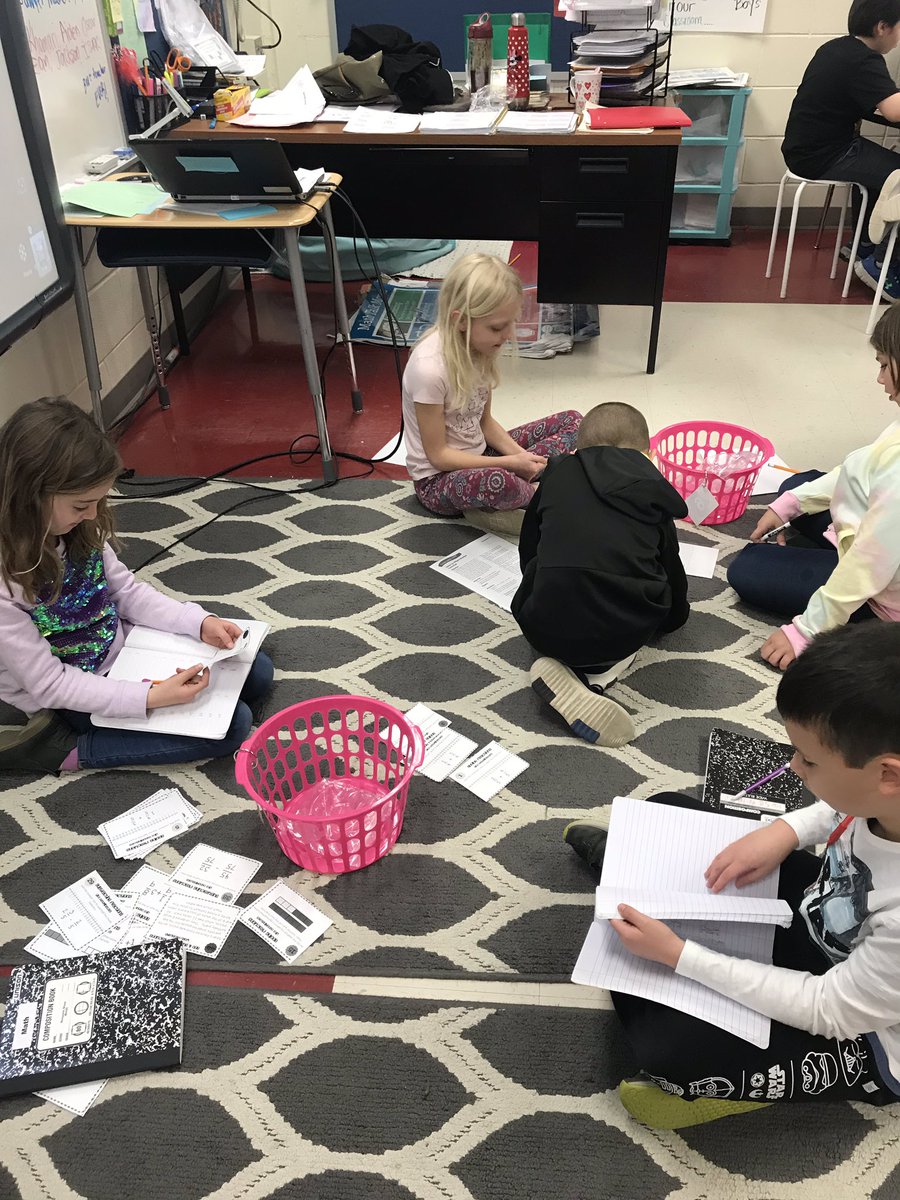 CCPS_MathK5's tweet image. Third grade math stations in action during Math Workshop at WPES! @WPESPrincipal @CCPS_MathK5 #MathWorkshop #ONEccps