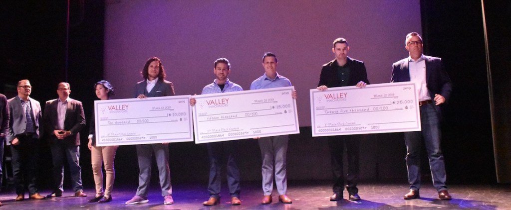 BRIUSofficial's tweet photo. We’re smiling. Our team won @ValleyInnov’s first-ever Pitch Contest.
We’re in it to change the game & give orthodontists & their patients more to smile about.
#PitchContest #Entrepreneur #orthodontics #smile #VIPitch
https://t.co/q9lA47ccSB https://t.co/Jsy6l8uGrF