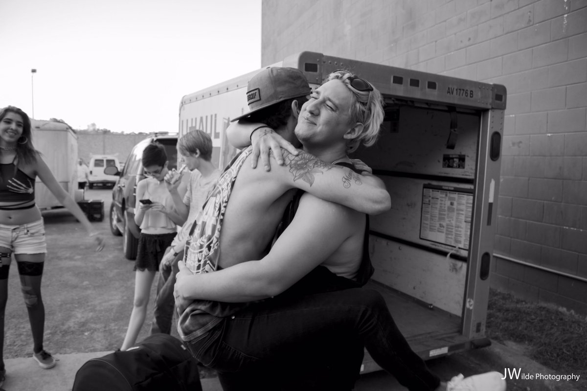 JillianWilde's tweet photo. Two years ago today #bdvthrowbacks #sxsw2017 https://t.co/69j9TpOitY