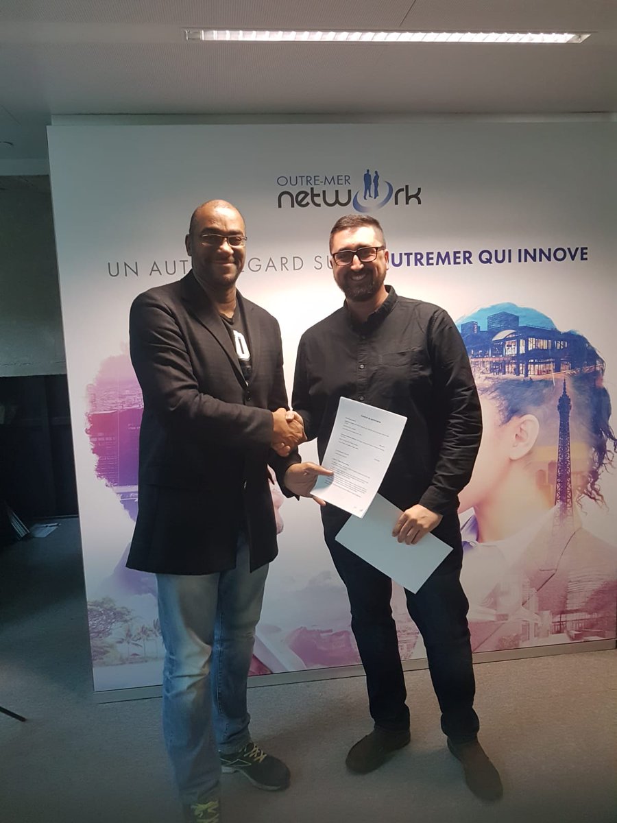 outremernetwork's tweet photo. Quoi ? la TEAM @GuyaneTech débarque sur @joinstationf Yes Vincent Reboul CEO @mobapi_app et Pdt de #GuyaneTech en mode action opérationnelle ! Yes PAPA ! https://t.co/IRyFb4sHGa