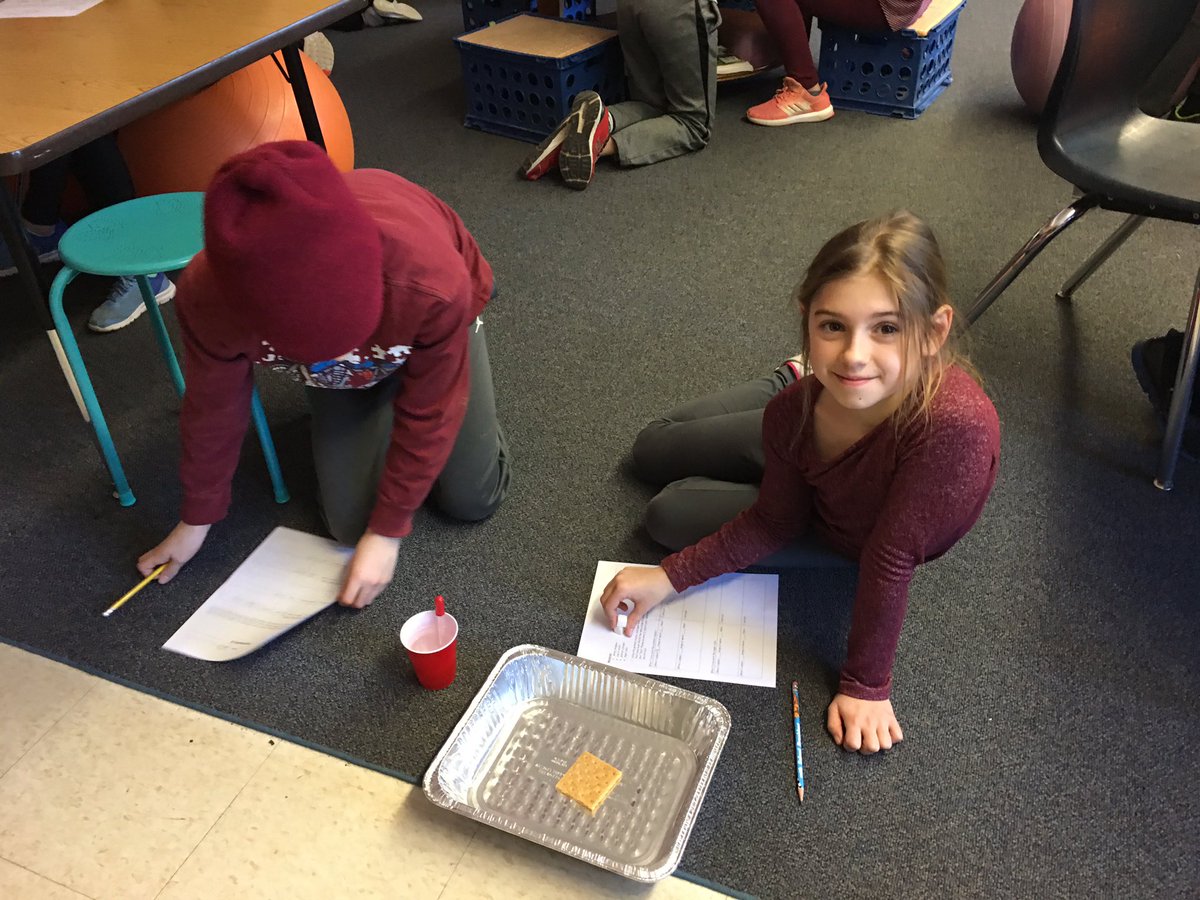 MBSCarneyCrew's tweet photo. Exploring how land is affected by water using graham crackers, sugar cubes and water drops! @CSDCommunity @mbsosprey https://t.co/cH3ZpJyGuQ