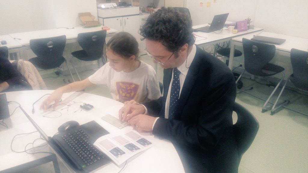 Veliler kodluyor etkinligimizin ikinci asamasi tamamlandi. etkinligimize katilip eglencemize ortak olan butun veli ve ogrencilerimize tesekkur ederiz 😀👏👏 <a href="/UgurKodluyor/">Uğur Kodluyor</a> @atasehirkampus <a href="/UgurOkullari/">Uğur Okulları</a>