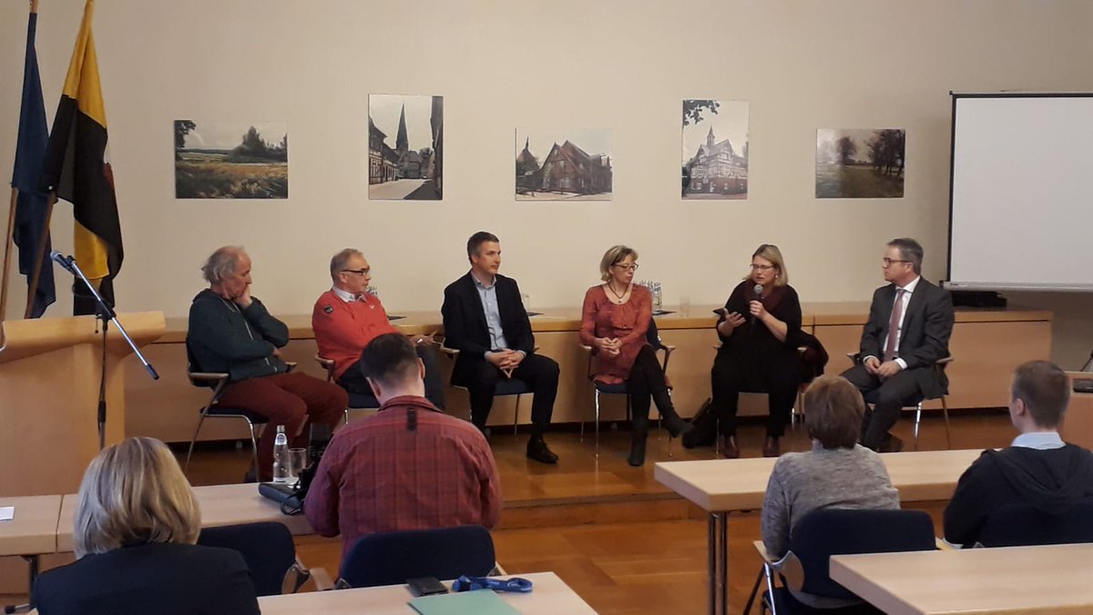 Moebbeck's tweet photo. Bürgerdialog "Integration" heute im Landkreis Salzwedel mit Landrat Ziche. Hier wird das Thema unaufgeregt gesehen. Es geht um Sprachkurse, Anerkennung, Berufsvorbereitung und Beschäftigungsduldung. Vielen Dank an den LK. Nächste Woche geht es weiter in Haldensleben. https://t.co/cvdmeK4pMv