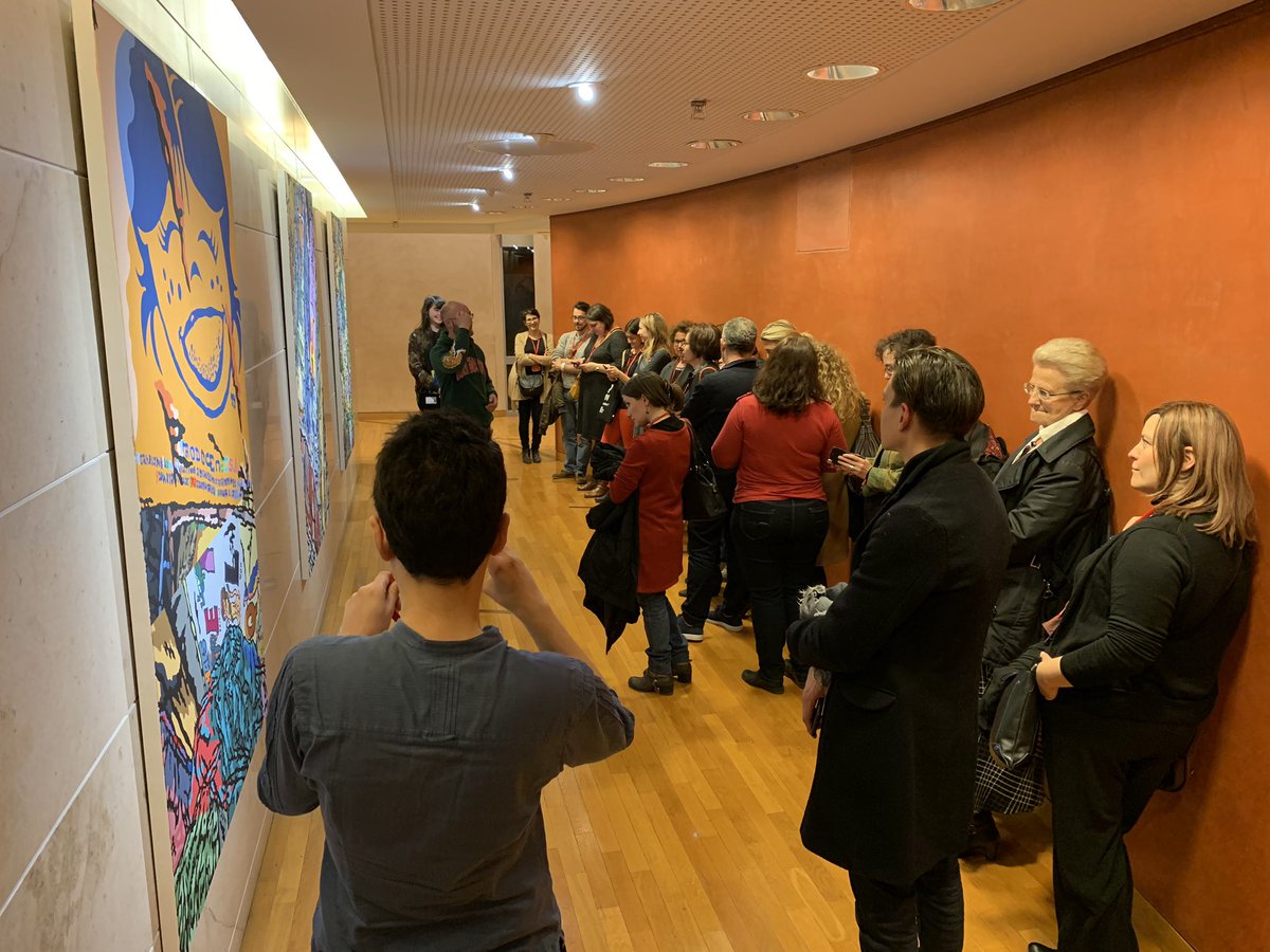 AlixLebon's tweet photo. #SMV389
@legroupeSMV fasciné par les explications de l’artiste Louis Granet !
#LouisGranet #Peinturesouspression #collectionsocietegenerale
#LUX #franceroumanie #collectionFrances https://t.co/9xVhcgWZqV