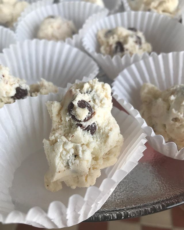 TheCheesecakeN1's tweet photo. Keto cookie dough bites are back!! thecheesecakeninja
#cheesecakeninja #assassinateyourcravings #yum #yummy #delicious #ilovecheesecake #instafood #nomnom #scratchmade #love #eatyourfeelings #missourifood #capegirardeau #perryvillemo #jacksonmo #missouri #dessertporn #dess… https://t.co/jlpPJg4u8J