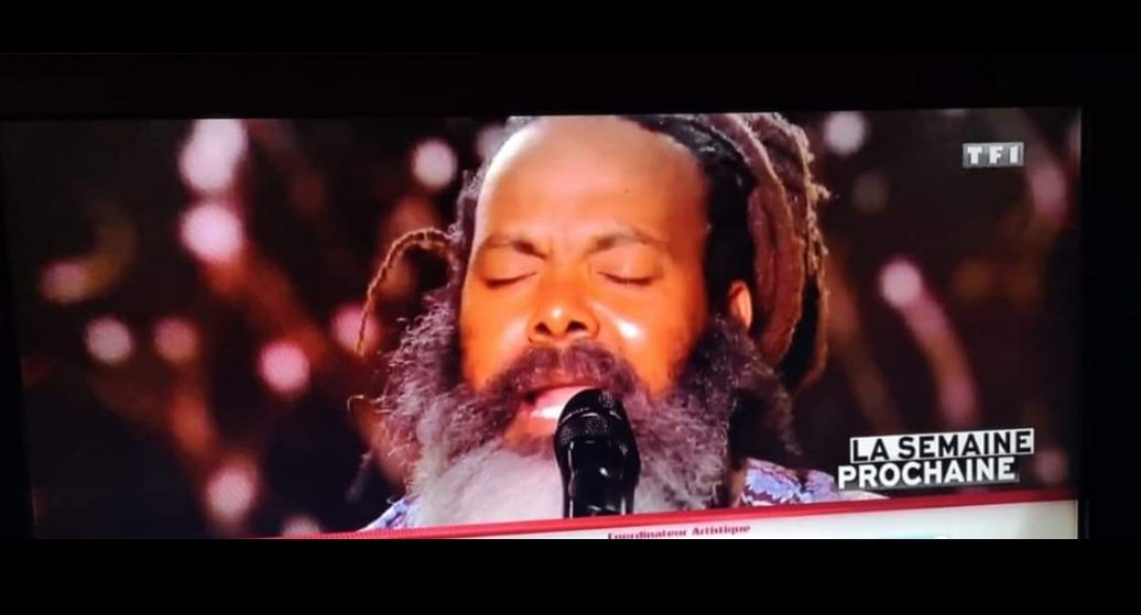 Mlle_MMA's tweet photo. Le Gwoka de #Guadeloupe sera à l'honneur ce samedi sur les plateaux de la chaîne de télévision @TF1. Le leader vocal du groupe #Akiyo, Fanswa Ladrezeau prendra part à l'émission phare de la chaîne #TheVoice
#UNESCO
Cc @AKIYOGwadafrika
@TheVoice_TF1 @ilesGuadeloupe @UNESCO https://t.co/LWiuFlQCvG