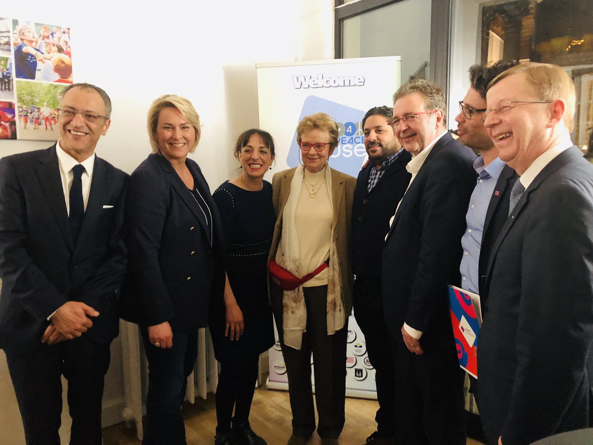 Inauguration officielle de la #Play4PeaceHouse un magnifique espace dédié aux associations sportives. Félicitations à #AymanRamdani, l’artisan de ce beau projet ainsi qu’à toute son équipe ! #cocof #sport <a href="/BP4_peace/">Play4Peace</a> #Play4Peace