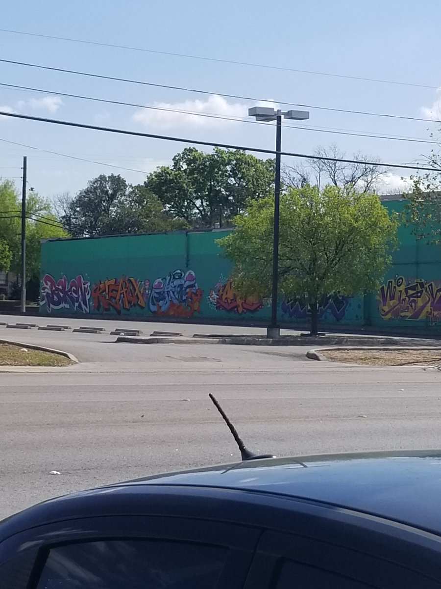 AJulioRey's tweet photo. If you look real close there's a charmander! #utsablockb904 https://t.co/tAEPKdCW10
