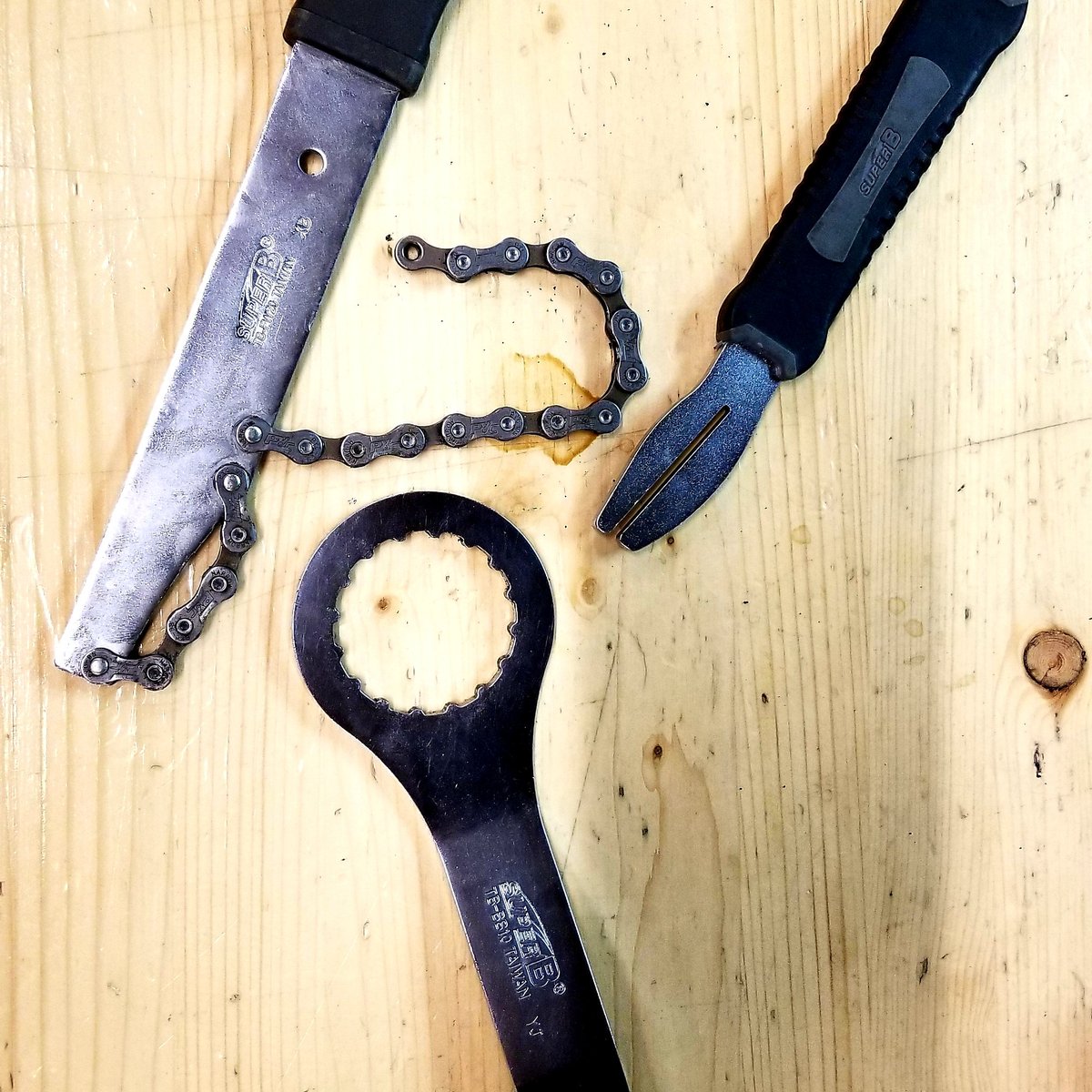 Bicycle Mechanic wanted!   If you can bleed brakes, true wheels, replace bottom brackets and swap cassettes while still smiling, we want to hire you.    Email shawn@oxygenbikes.com with your resume.