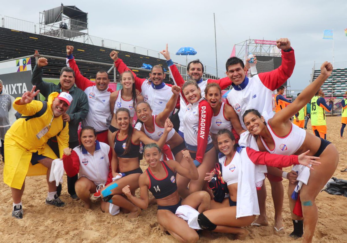 coparaguay's tweet photo. ✴ IV Juegos Suramericanos de Playa @Rosario_2019 🏖 

🚨 ¡LLEGÓ LA SEGUNDA MEDALLA! 🚨

🤾🏻‍♀️¡Las chicas del #BeachHandball derrotaron por 2-0 a Venezuela y se alzaron con la medalla de Bronce! 🥉🙌🏼

💪🏼 ¡VAMOS #TeamParaguay🇵🇾! 👏🏼 https://t.co/kAT3Y33hRQ
