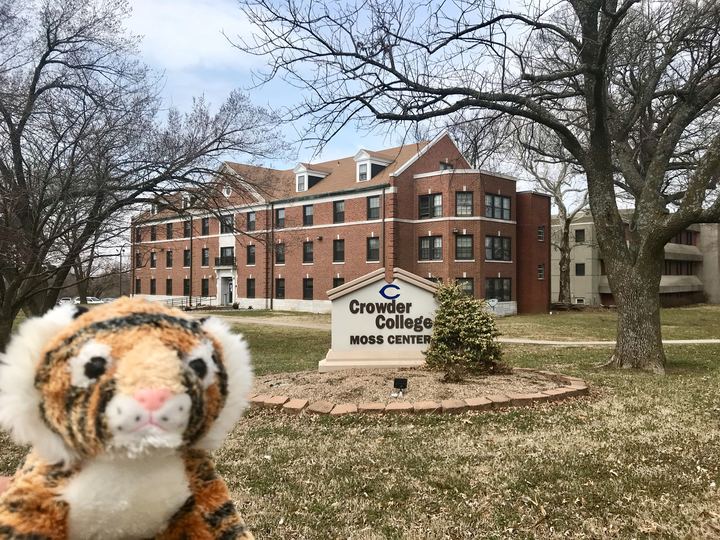 Missouri_Online's tweet photo. Hi @CrowderCollege Nevada Roughriders 👋 Join us from 2 p.m. - 4 p.m. at the Student Center. #AskMoises about your #TransferToMizzou.
Our dedicated team is here to help you transfer to @Mizzou with confidence. Learn how we can help you reach your goals.
https://t.co/EzMLdvd30R https://t.co/w7EwNrZ20d