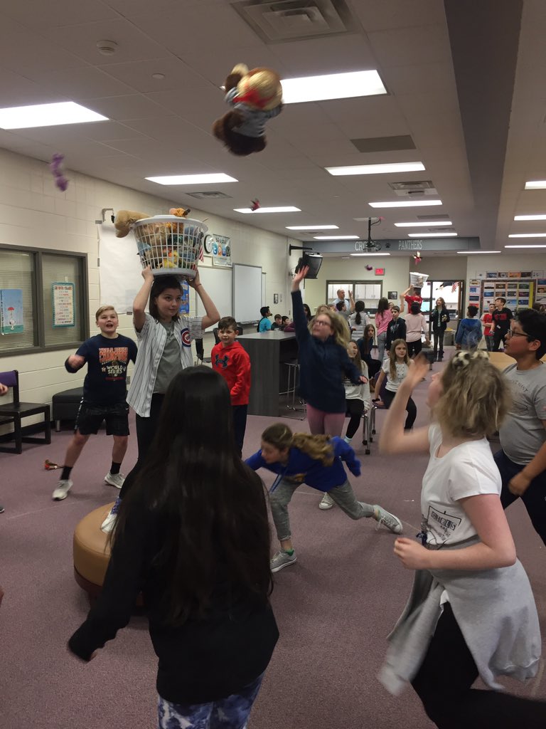 hollyherrera14's tweet photo. Team 6-1 has a blast competing in the March Crone Olympiad! @CroneSchool https://t.co/bNhlyRcutI