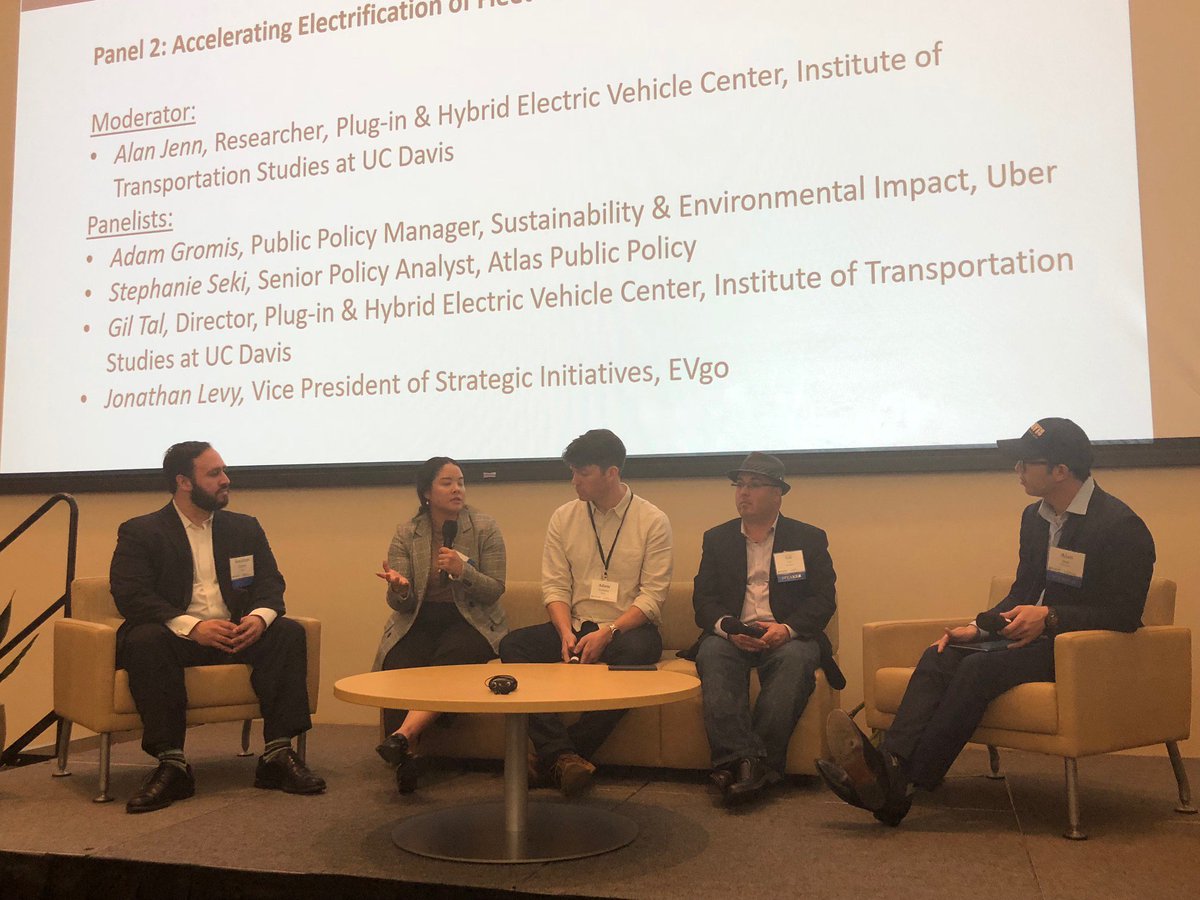 3Rev_ITSDavis's tweet photo. Stimulating panel on accelerating electrification of #fleets with: Jonathan Levy @evgonetwork, Stephanie Seki @AtlasPolicy, Adam Gromis @Uber, & @ucdavis researchers Gil Tal and Alan Jenn. #3RConference #ElectricVehicle https://t.co/96VlfaxTwG https://t.co/pSIasIy2U6