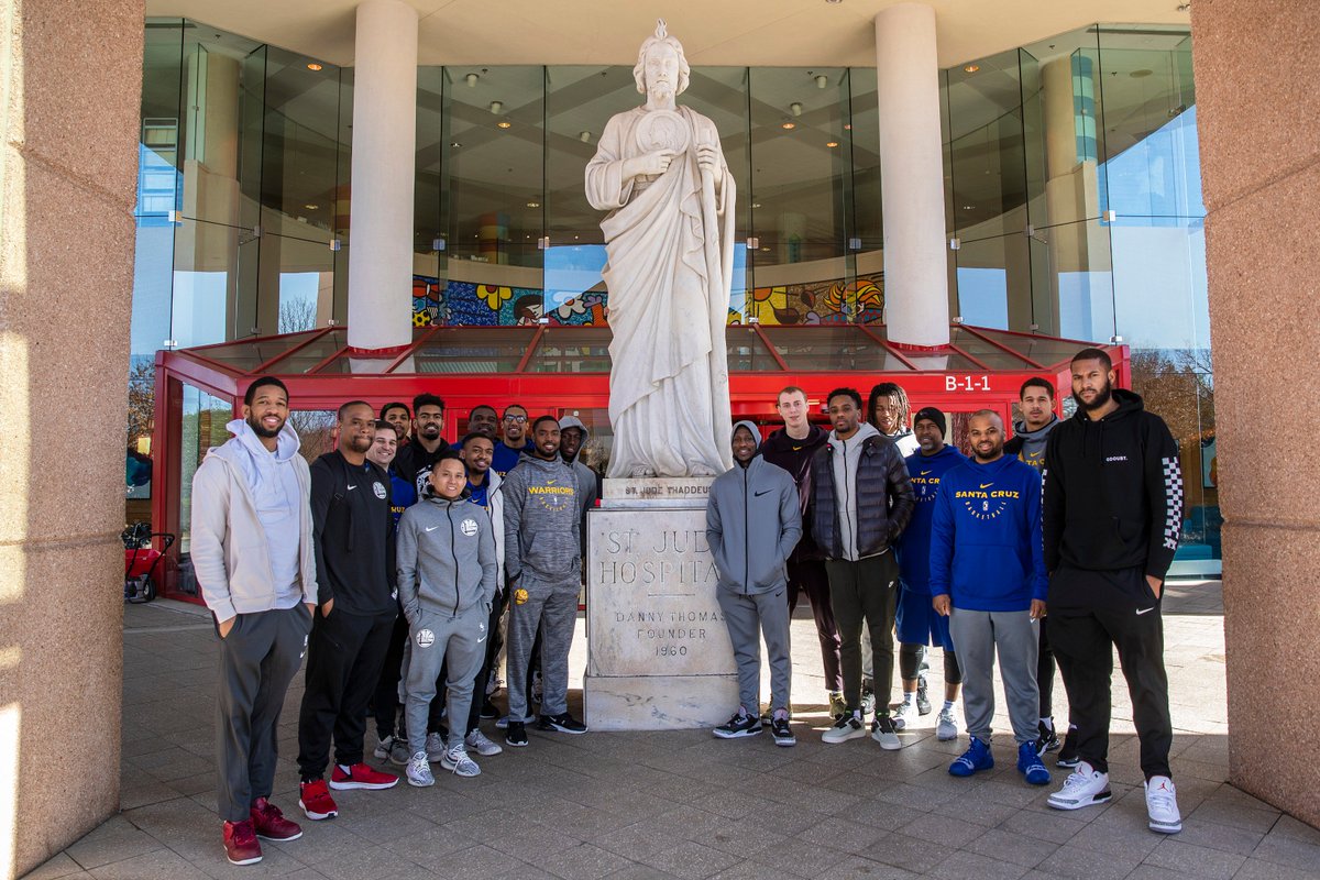 Earlier this season, the Santa Cruz Warriors toured the @StJude Children’s Hospital in Memphis. We are proud to support this incredible institution, where families never receive a bill from St. Jude for treatment, travel, housing or food. @nbacares #NBAFITWeek #SeaDubs