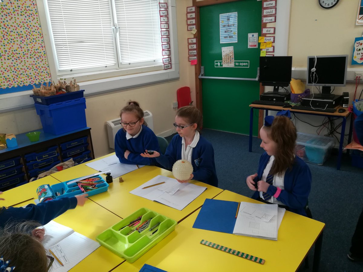 Sarah_Shanks_'s tweet photo. P3 did some great estimating and weighing of different objects. The children chose their measurement equipment and ways they would record it. They loved comparing the mass of the items with weights too. https://t.co/bs670i8vWU