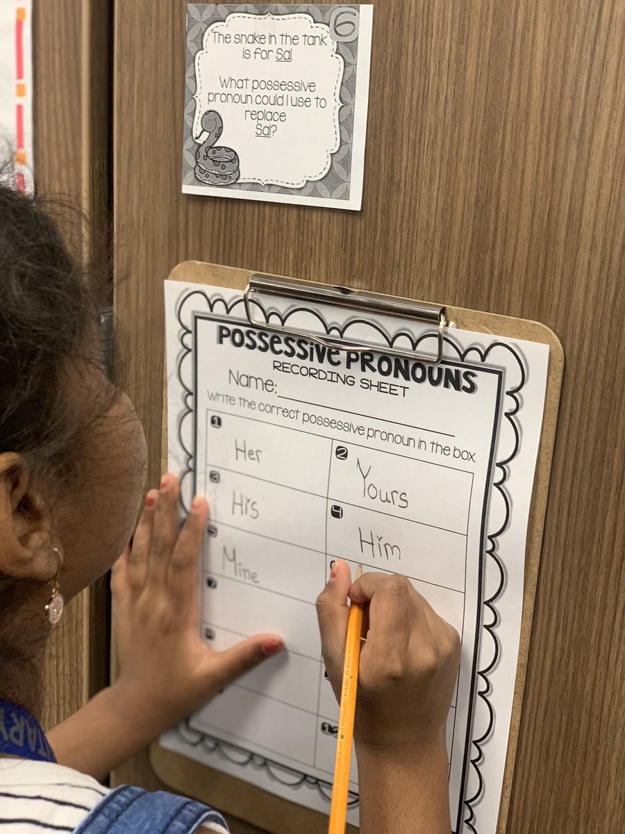 mrspratt3rd's tweet image. Learning about character changes and recognizing possessive pronouns as we read our books. #readinglesson