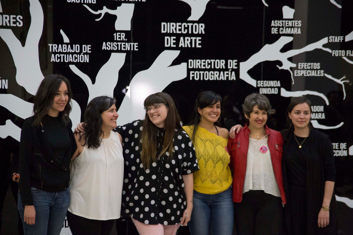 imcine's tweet photo. "Nos dan una cámara y piensan que se nos va a caer": esto y más nos platicaron las participantes del grupo #MujeresLab, que tienen una importante iniciativa contra el acoso en el gremio cinematográfico: el taller preventivo Filmando no acosando. https://t.co/iDpgARogmi https://t.co/euvZ6F0lU1