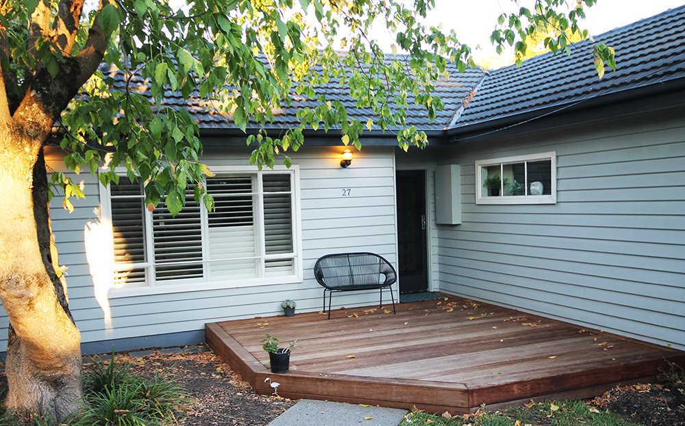 The classic Australian weatherboard may be timeless, but it doesn’t weather that well. If you don’t keep up with maintaining the surface, you’re going to have a major problem down the track. bit.ly/2Oe13eq