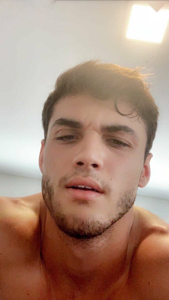 acciogray's tweet image. kinda hot 😳😳😳