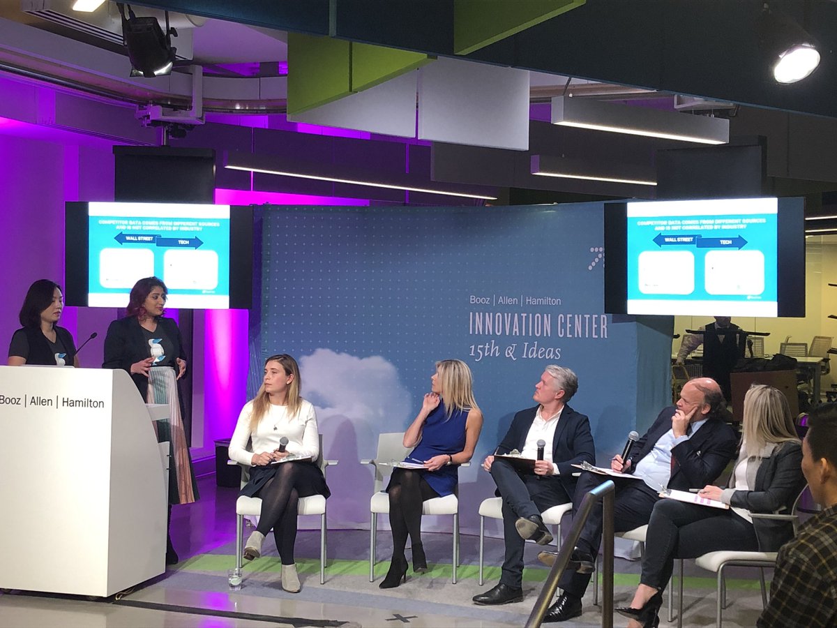 BassBeatsTreble's tweet photo. Vinetta Challenge pitches in progress @VinettaProject #VinettaDC #femalefounders #dctech #CapitalToConquer https://t.co/CSSJPyx2O0