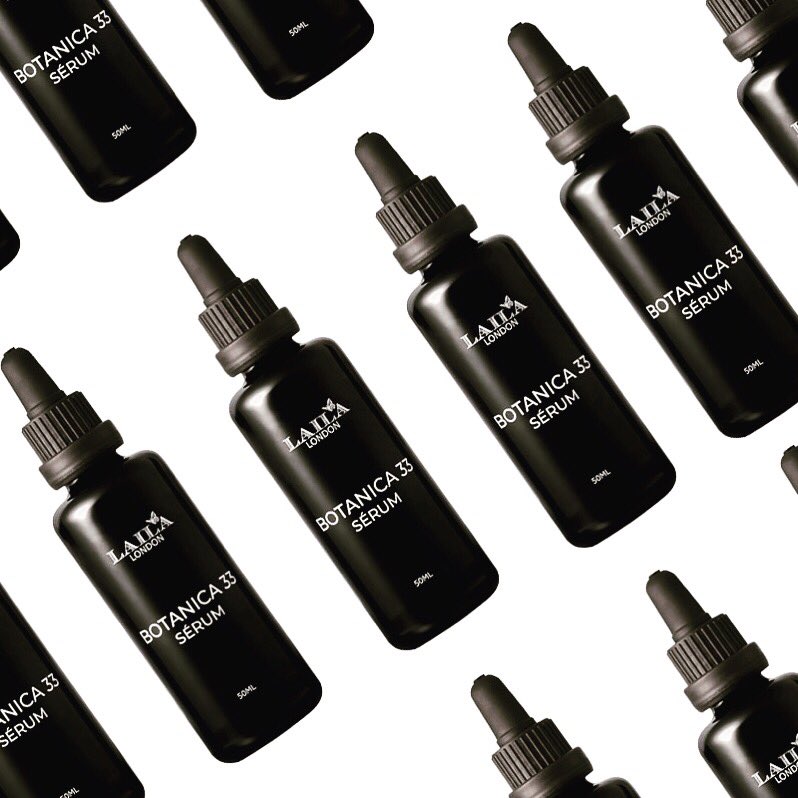The “glow in a bottle” ☀️ provides the liquid texture for this weeks #texturetuesday : this silky light oil contains a botanical bounty of 27 herbal extracts and 6 botanica oils, beautifying with vitamins &amp; antioxidants galore. 
.
#skincareroutine #beauty #organicskincare