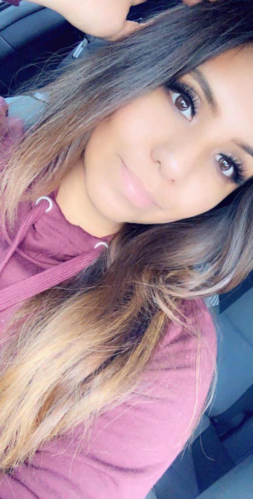 eeriikaa_x's tweet photo. cuz I felt cute #HappyTuesday #latina #schoolbound #FolloMe https://t.co/Gfu2jn4WAz
