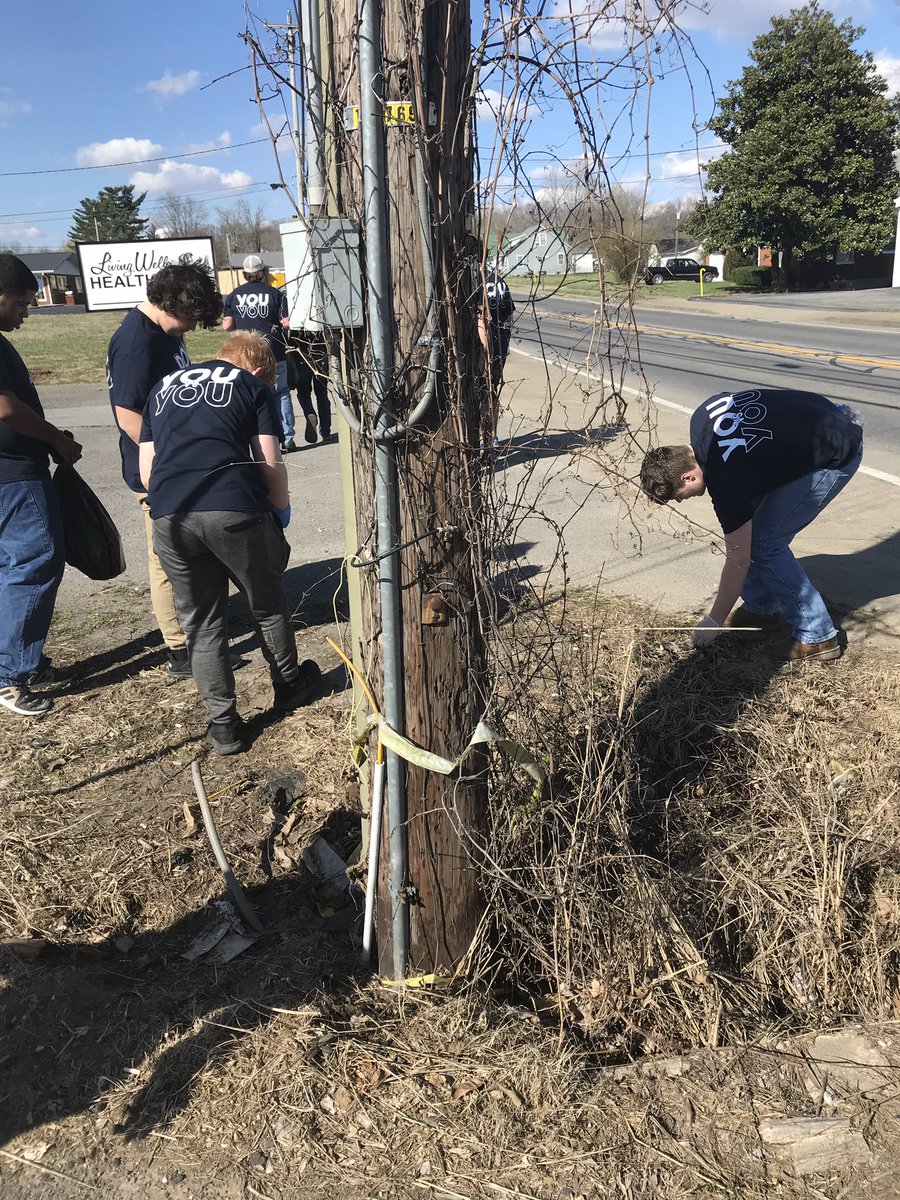 bjmurp2's tweet photo. Doing a little spring cleaning around TOWN. #PutOnForOurCity #ROEPRIDE https://t.co/Xfx8j5FlKl