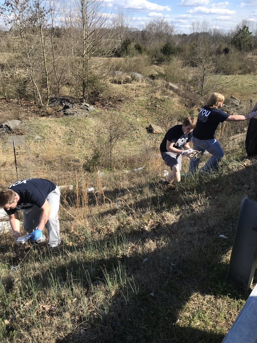 bjmurp2's tweet photo. Doing a little spring cleaning around TOWN. #PutOnForOurCity #ROEPRIDE https://t.co/Xfx8j5FlKl