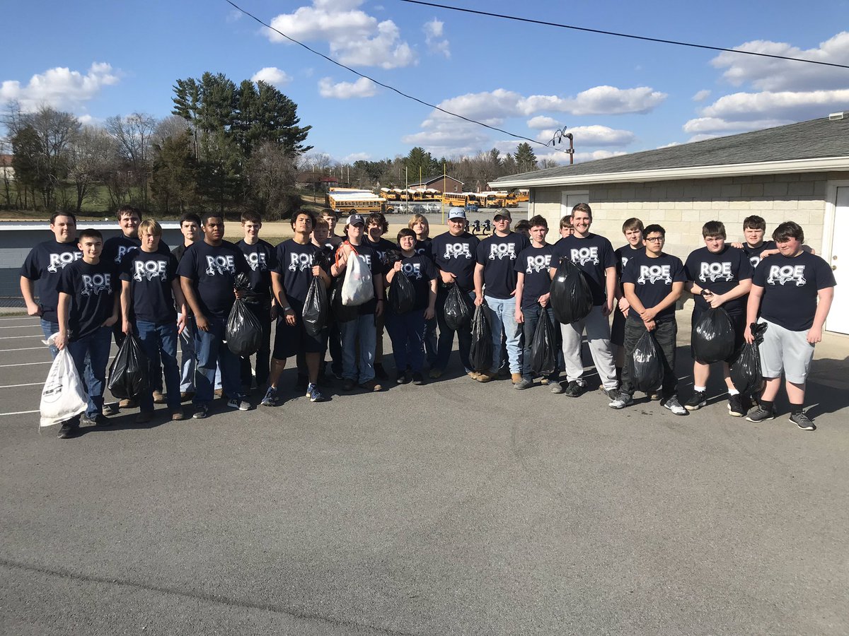 bjmurp2's tweet photo. Doing a little spring cleaning around TOWN. #PutOnForOurCity #ROEPRIDE https://t.co/Xfx8j5FlKl