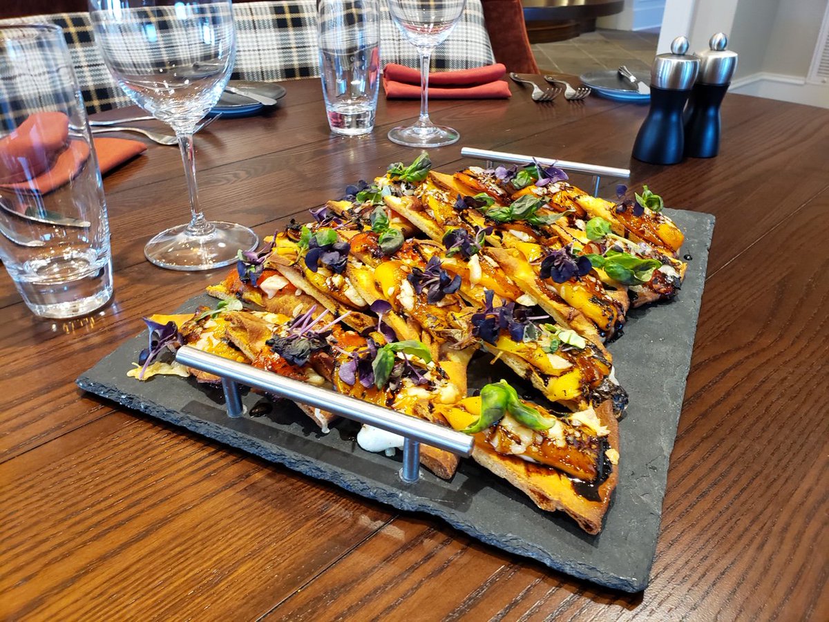 PursellFarms's tweet photo. Order a starter for the table at our signature restaurant, Arrington: Toasted naan, fresh mozzarella, charred peppers and locally-grown basil. #foodanddrink #resortdining https://t.co/ushfsRHmat